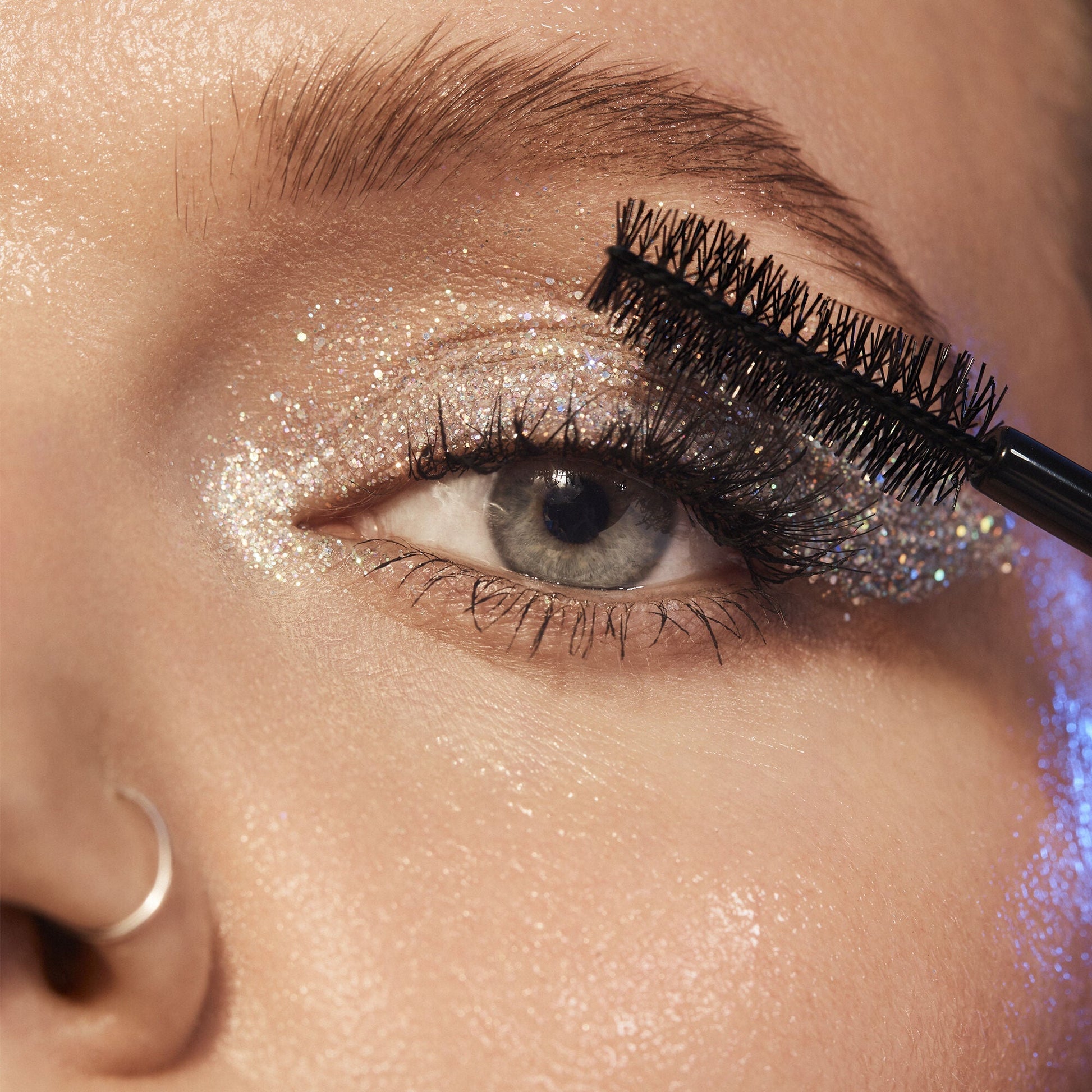 big-mood-waterproof-mascara-p2 013121_ToveLo_Mascara_0385_IGF_1_55f9a52b-3628-4190-803b-2260ed81d014.jpg