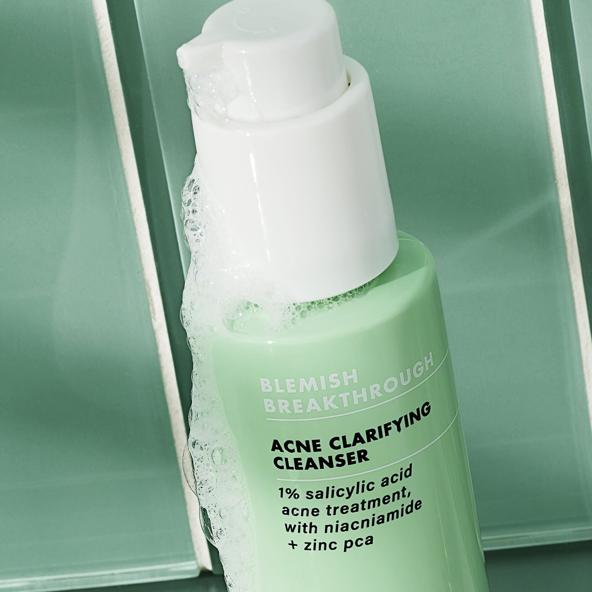 blemish-breakthrough-acne-calming-water-cream-mini-x8 02_021622_SL_BT_Cleanser_Back_Lighter_0129_FStack_FINAL_IGF_V2.jpg