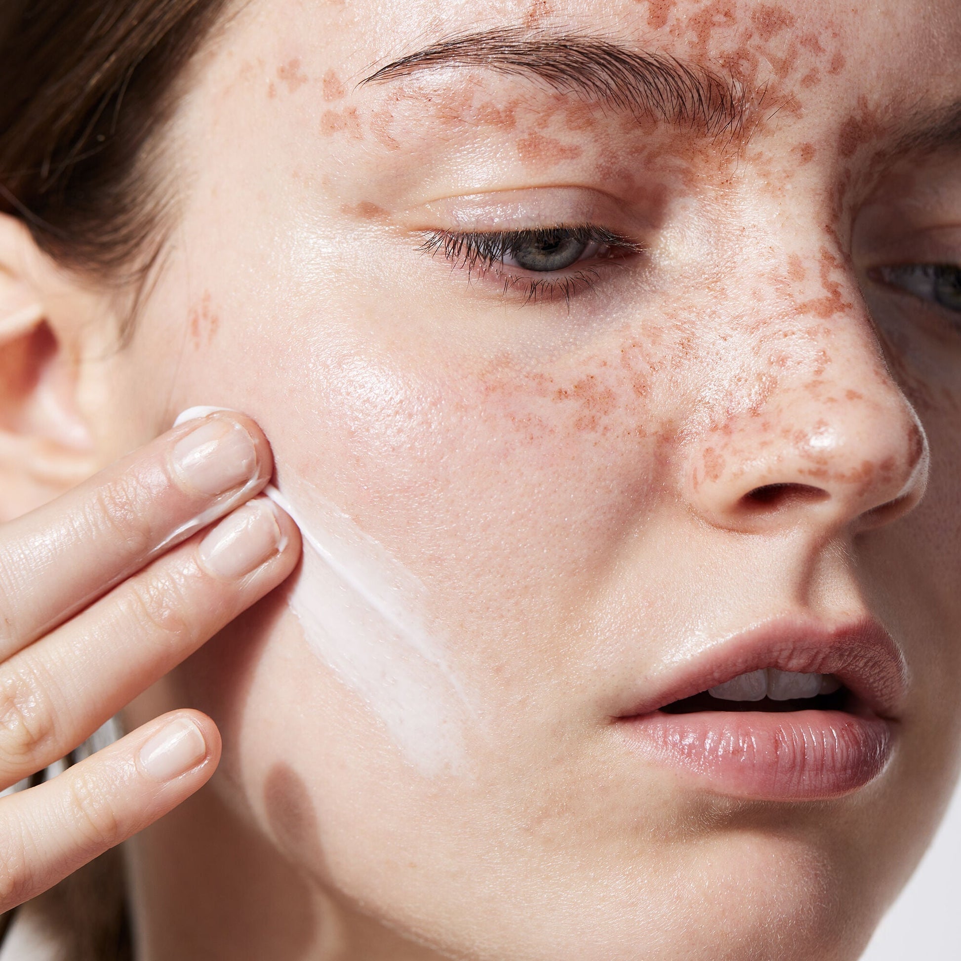 holy-hydration-face-cream-a4 040822_Model_HH-FaceCream_091_RT2-V1_IGF_38740f4c-997d-4161-a3bd-3457855e993f.jpg
