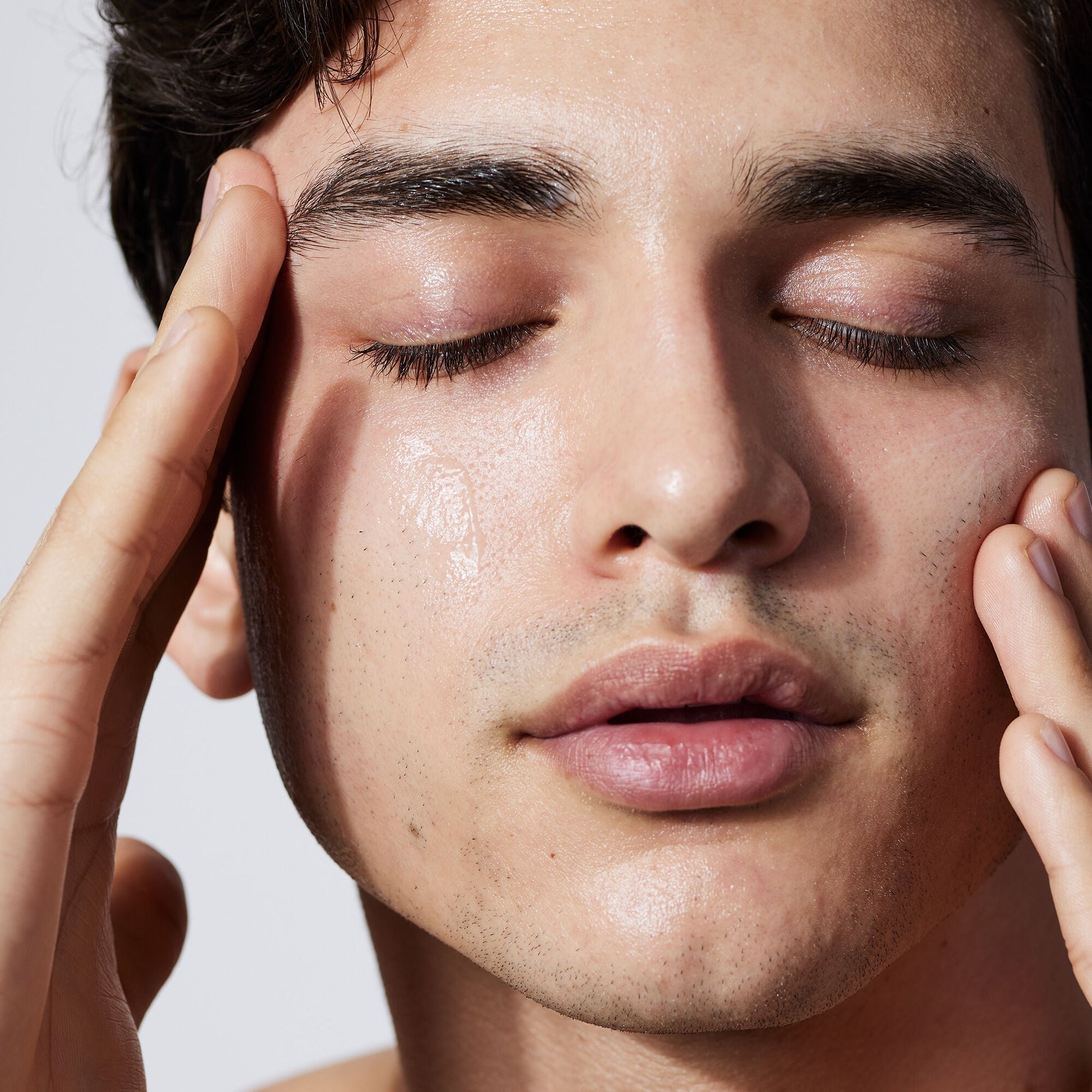 pure-skin-cleanser-o3 040822_Model_Pure-Cleanser_017_RT1-V1_V1_IGF.jpg