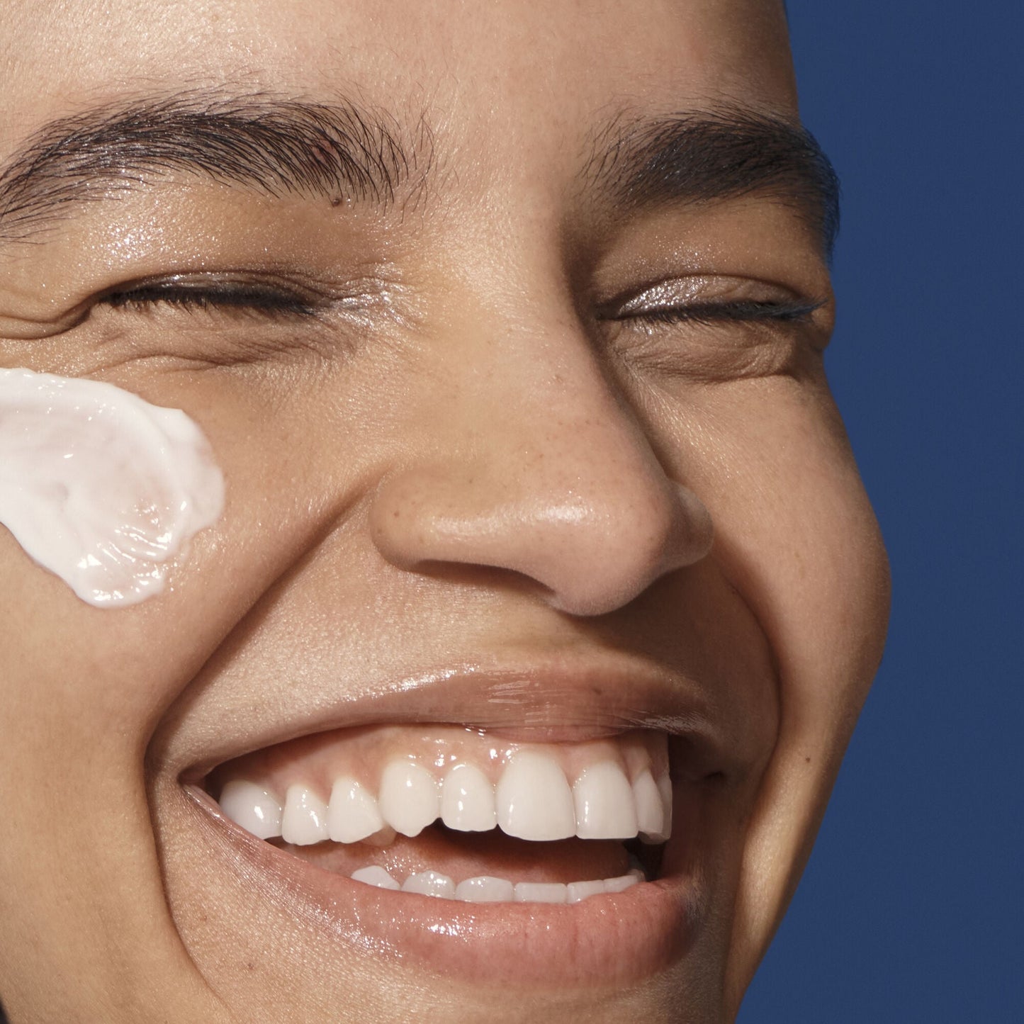 holy-hydration-barrier-goals-cream-regular-n1 042325_SKIN_Austria_HHBC_Strength-Hero_095_v3_RGB_IGF_54364e3f-0c46-4b46-b681-0e5cfd438287.jpg