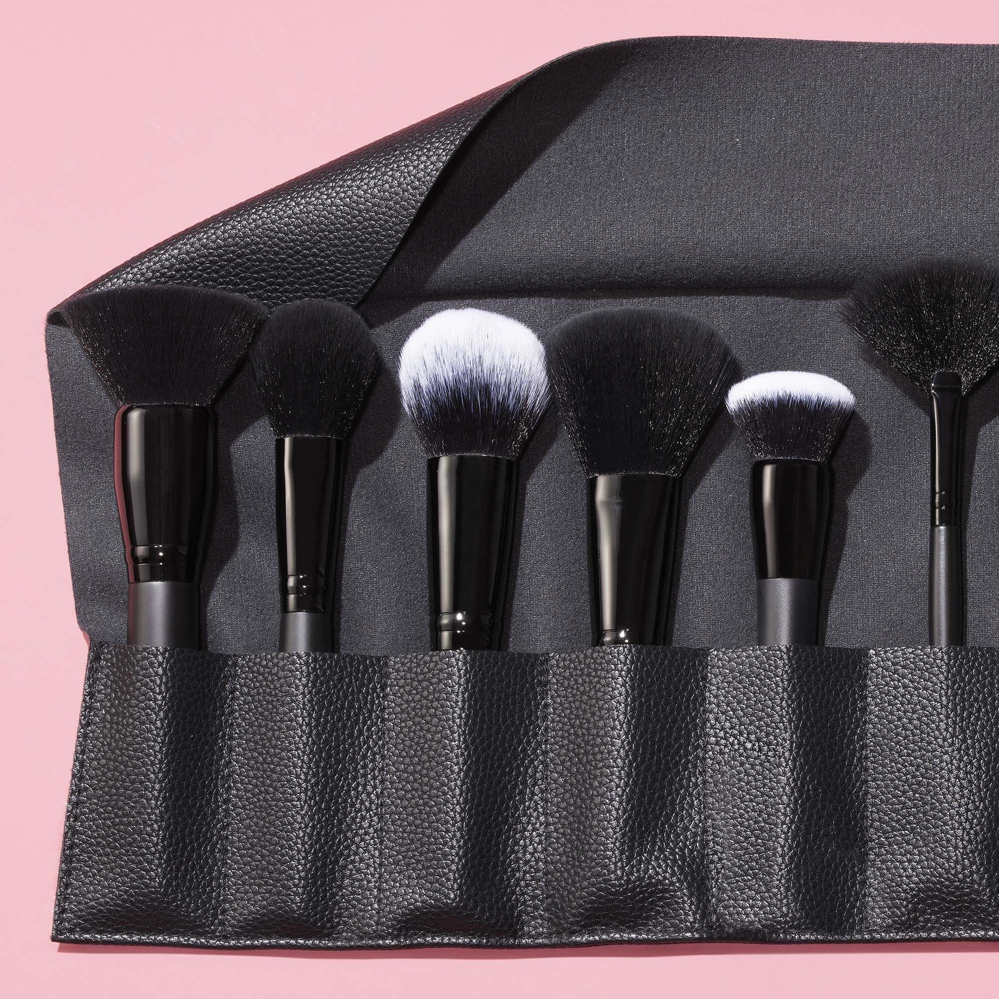 17-piece-ultimate-makeup-brush-set-and-travel-roll-o4 042423_UltBrushSet_V2_Main-2_IGF_carousel1.jpg