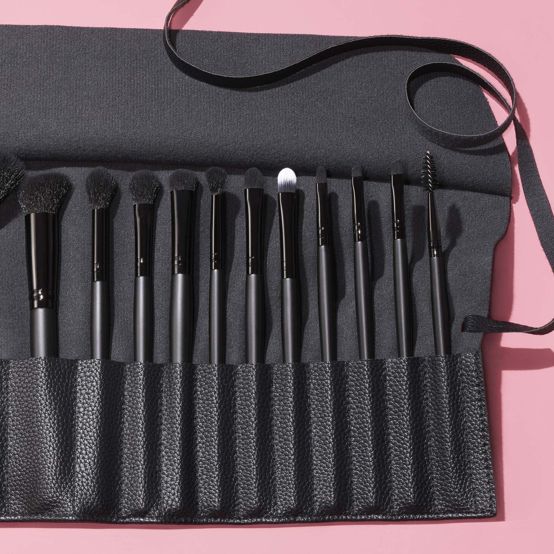 17-piece-ultimate-makeup-brush-set-and-travel-roll-o4 042423_UltBrushSet_V2_Main-2_IGF_carousel2.jpg
