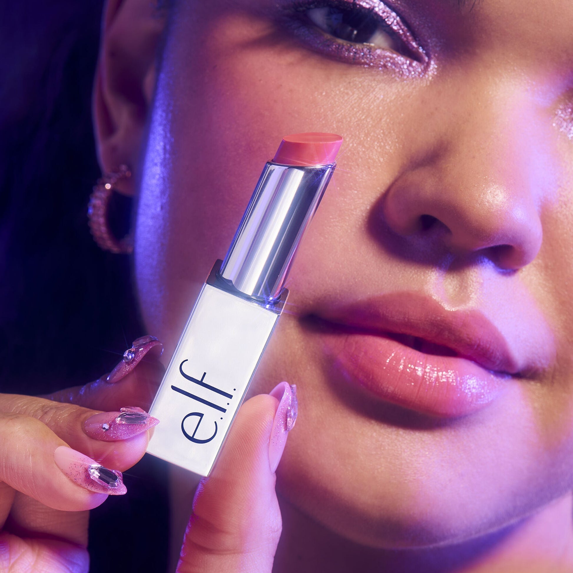 glow-reviver-lip-oil-stick-u0 072225_Breanna_SlipStick_1236_2000x2000_4adb6d91-4349-4c16-9f8e-036611f762d8.jpg