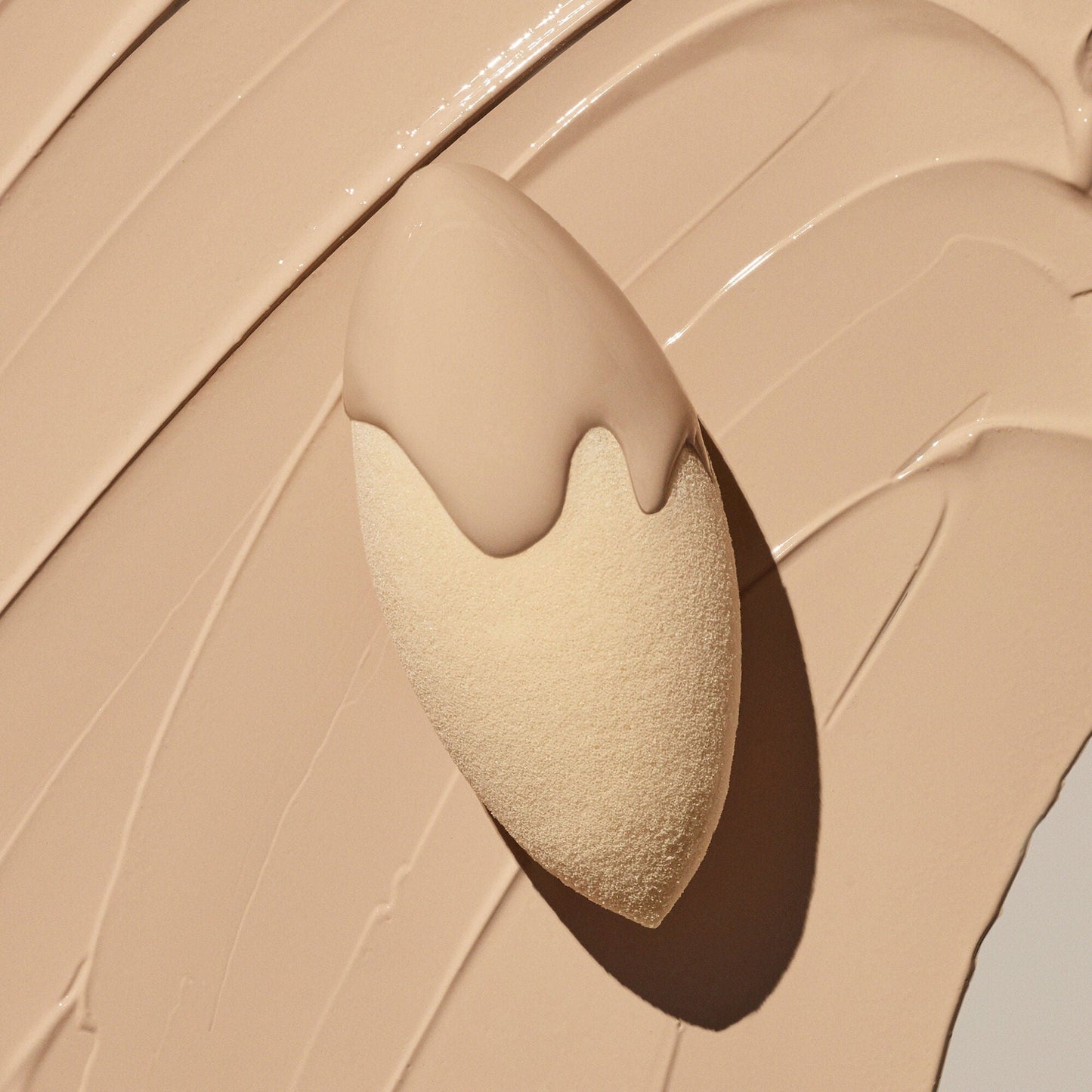 camo-concealer-sponge-t1 07312020_CamoSponge_009_IGF.jpg