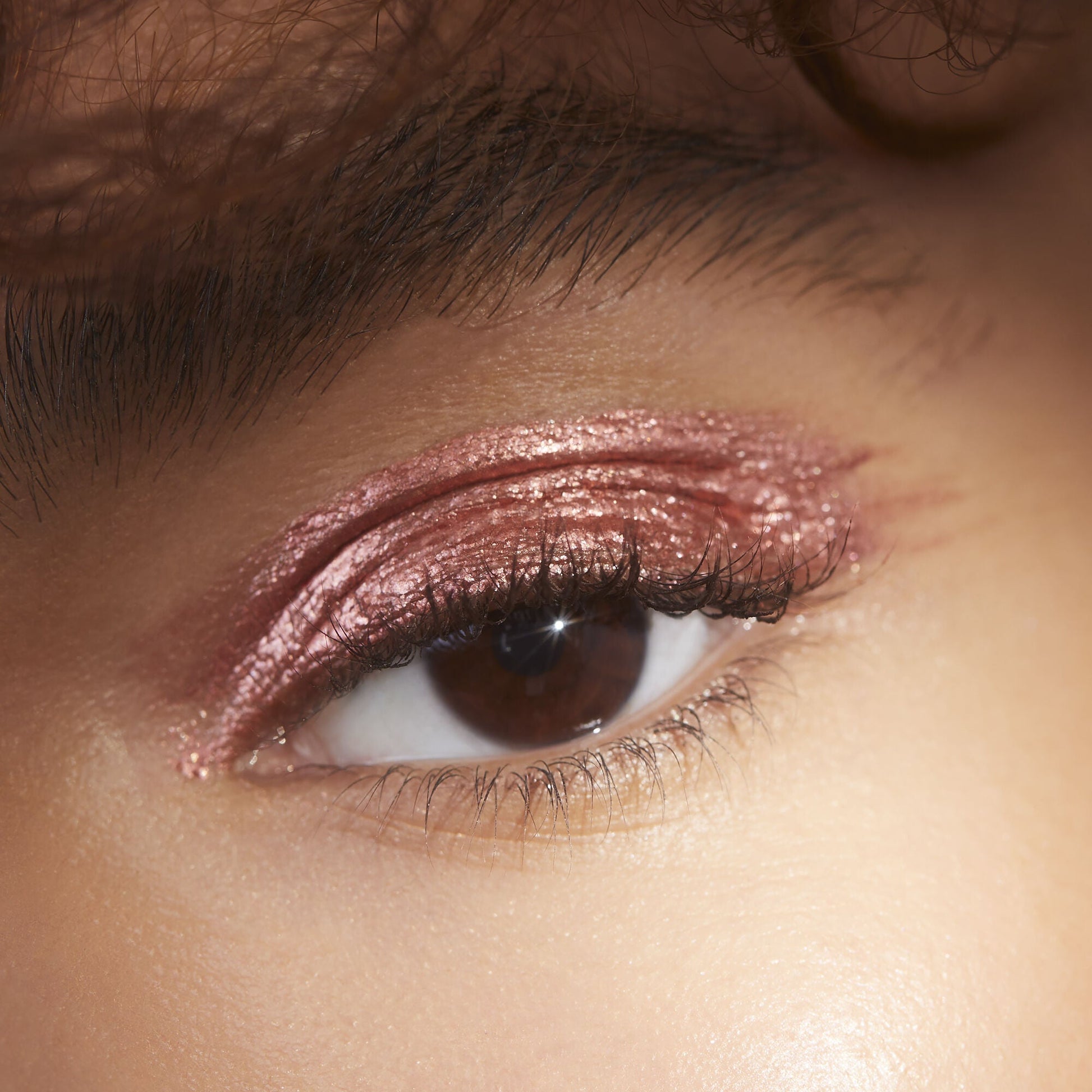 liquid-metallic-eyeshadow-b1 08112020_Alyssa_LiquidMetallic2-0088_IGF_8173dfb0-e7a2-4d33-b548-15571a3372c6.jpg