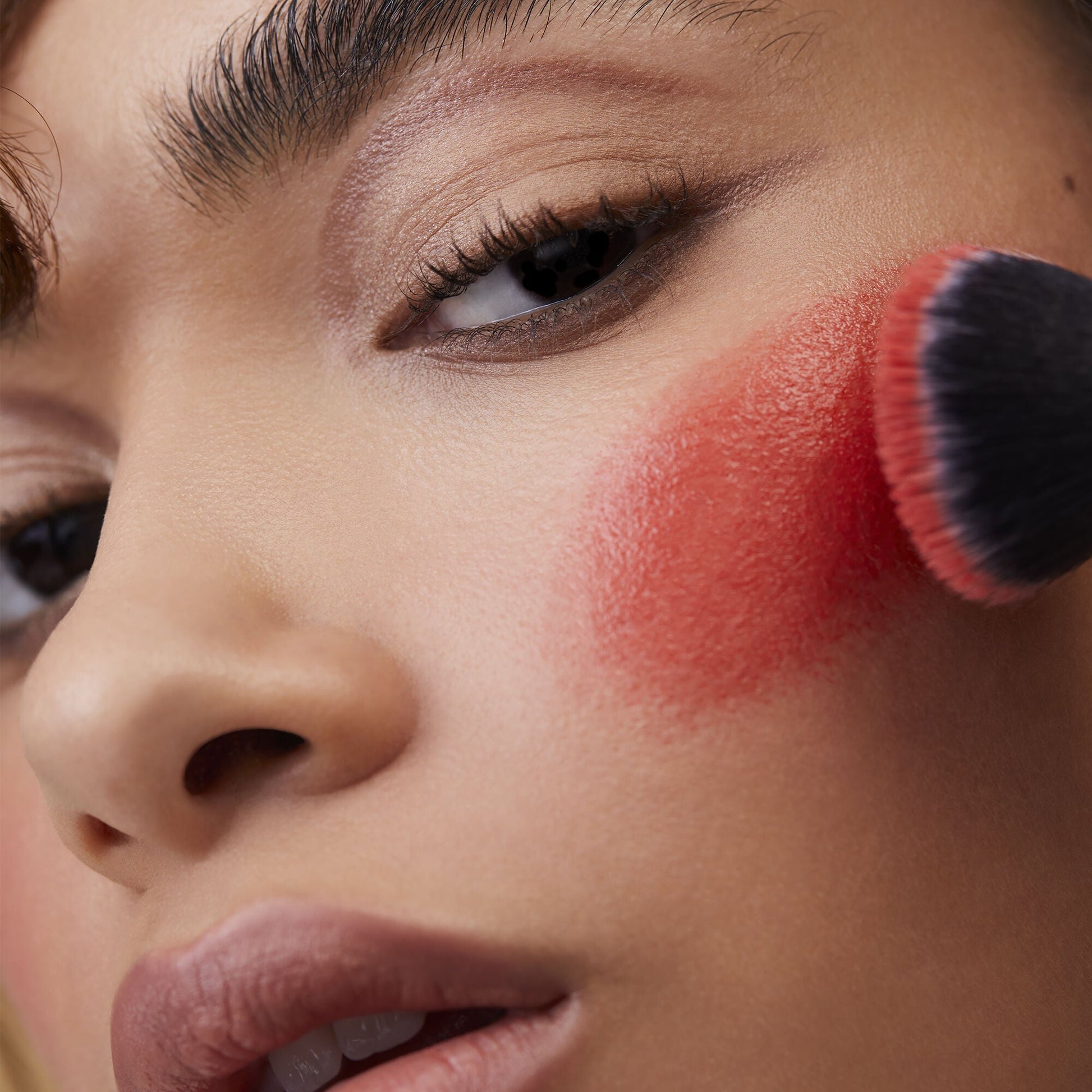 putty-blush-brush-c3 08112020_Alyssa_PuttyPrimerTrio-0241_IGF.jpg