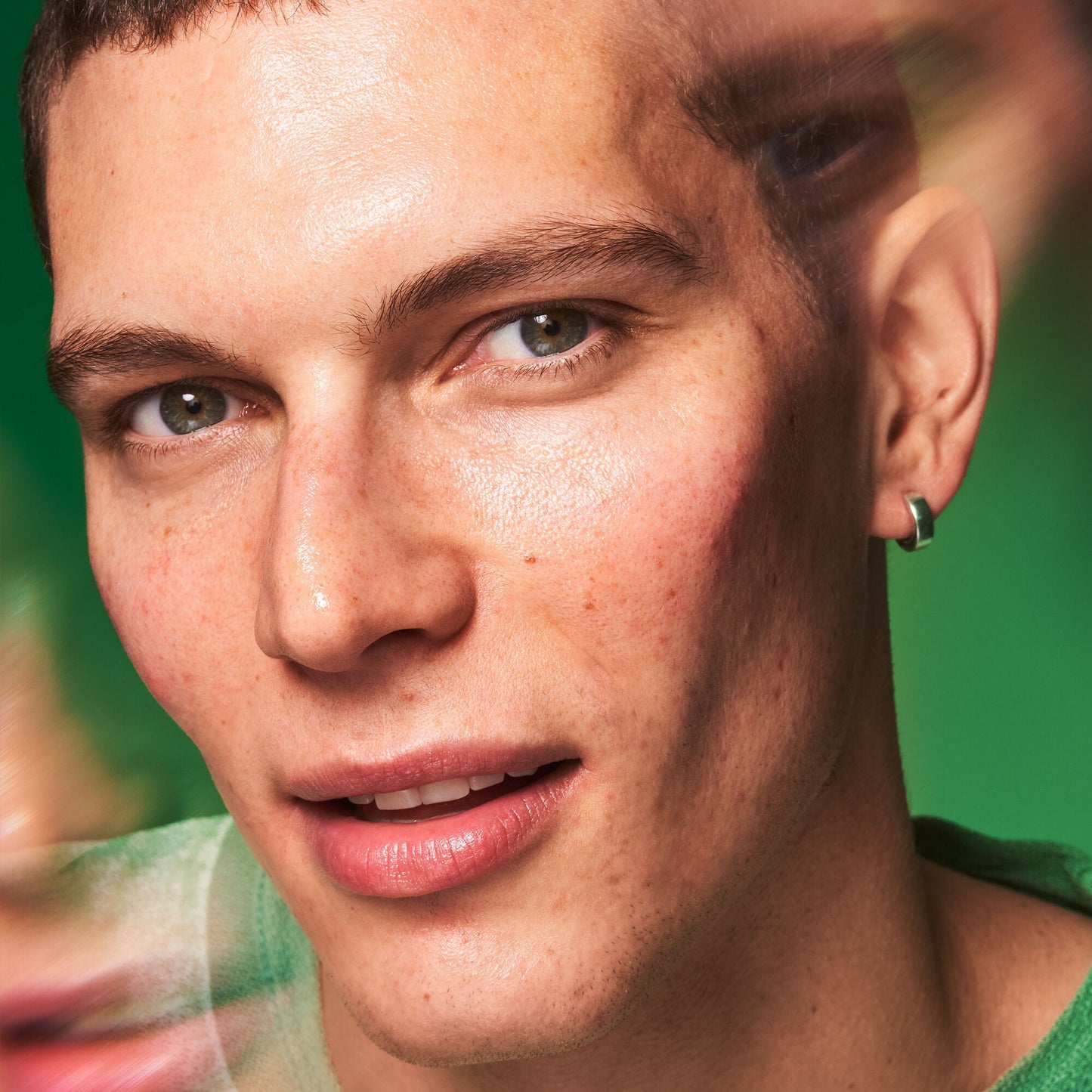 plz-clarify-facial-oil-q2 100924_SKIN_Jean_PlzC_EndLook_0036_v1_RGB_IGF.jpg