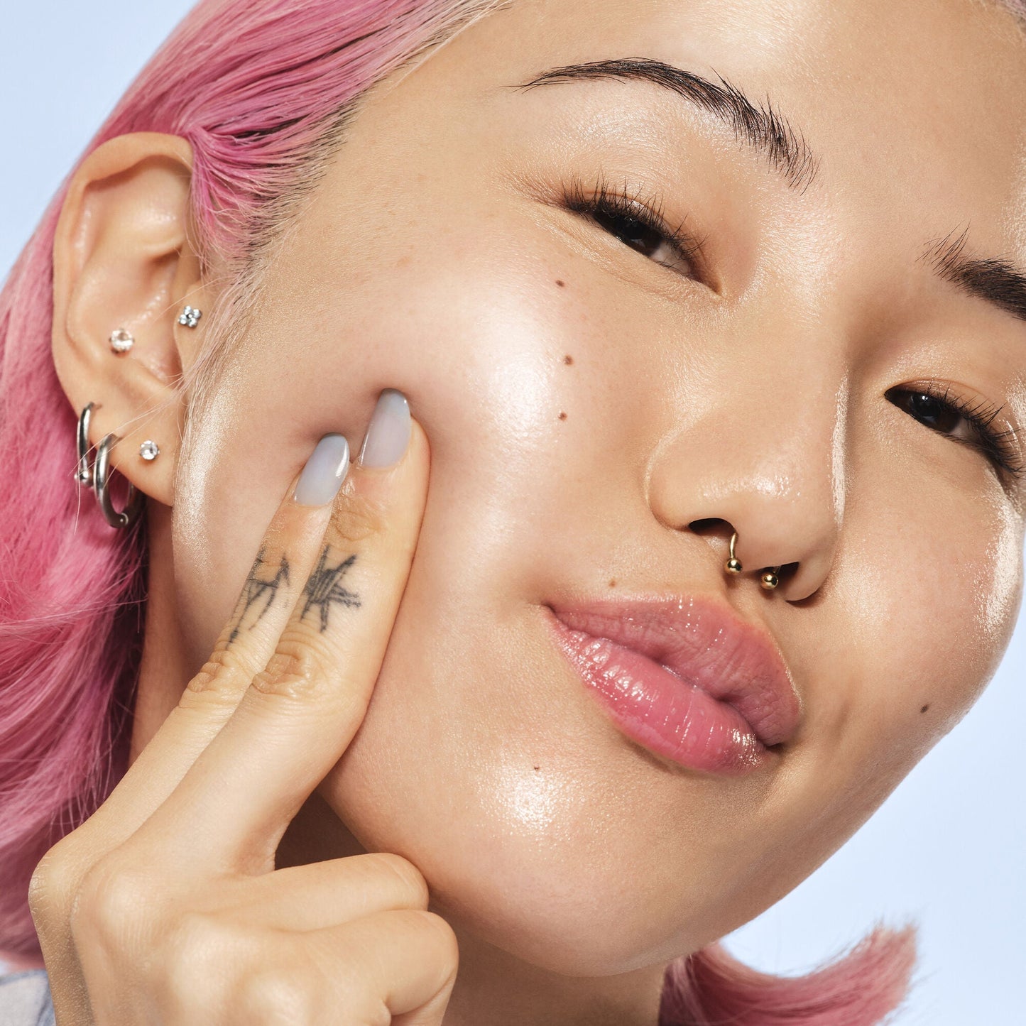 glass-slick-serum-stick-e0 102225_SKIN_Michelle_Editorial_015_w4QC_RGB_IGF_42f2efa3-c76d-440b-9883-58026346f35b.jpg