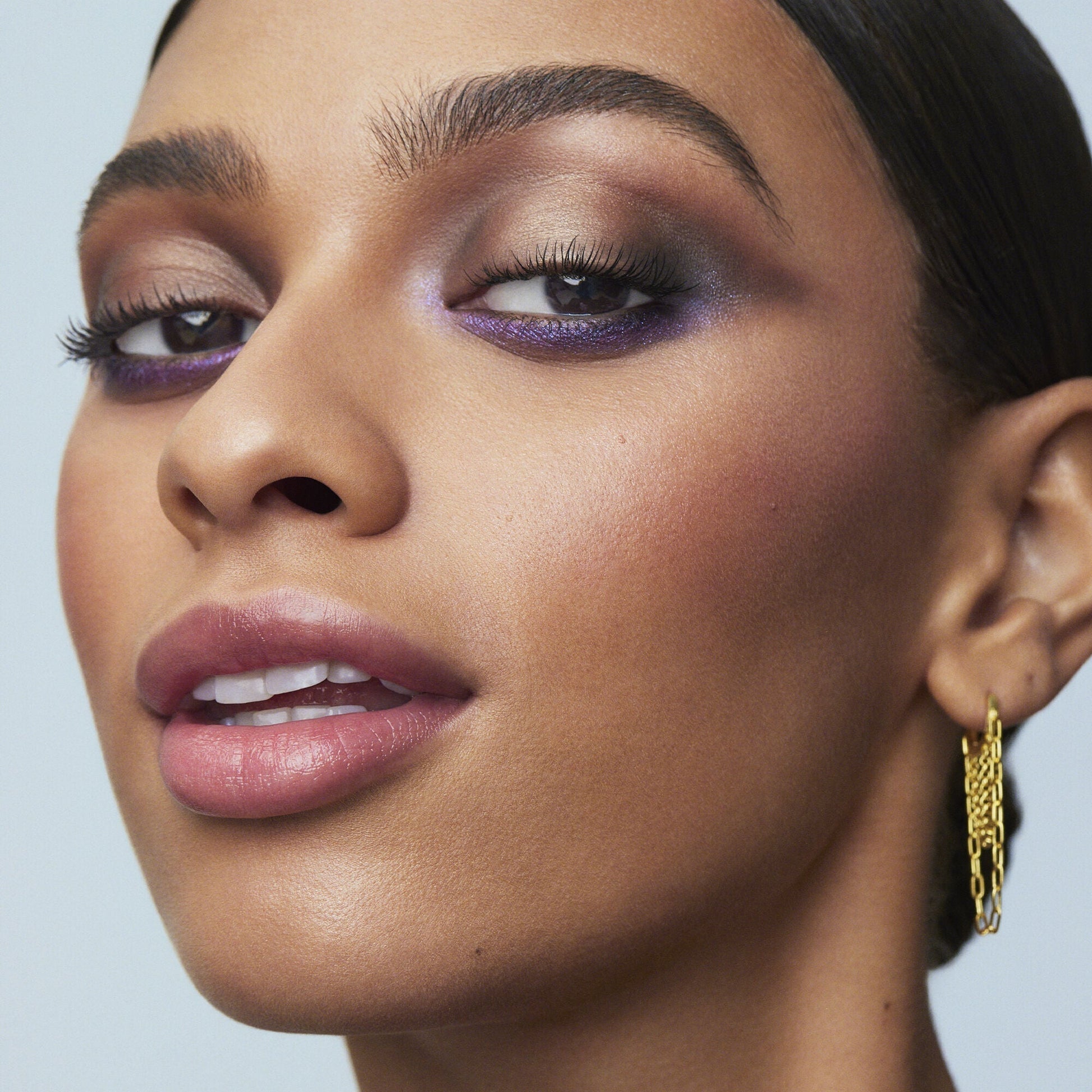 perfect-10-eyeshadow-palette-x5 110722_Adriana_10pcEyeshadow_2060_IGF.jpg