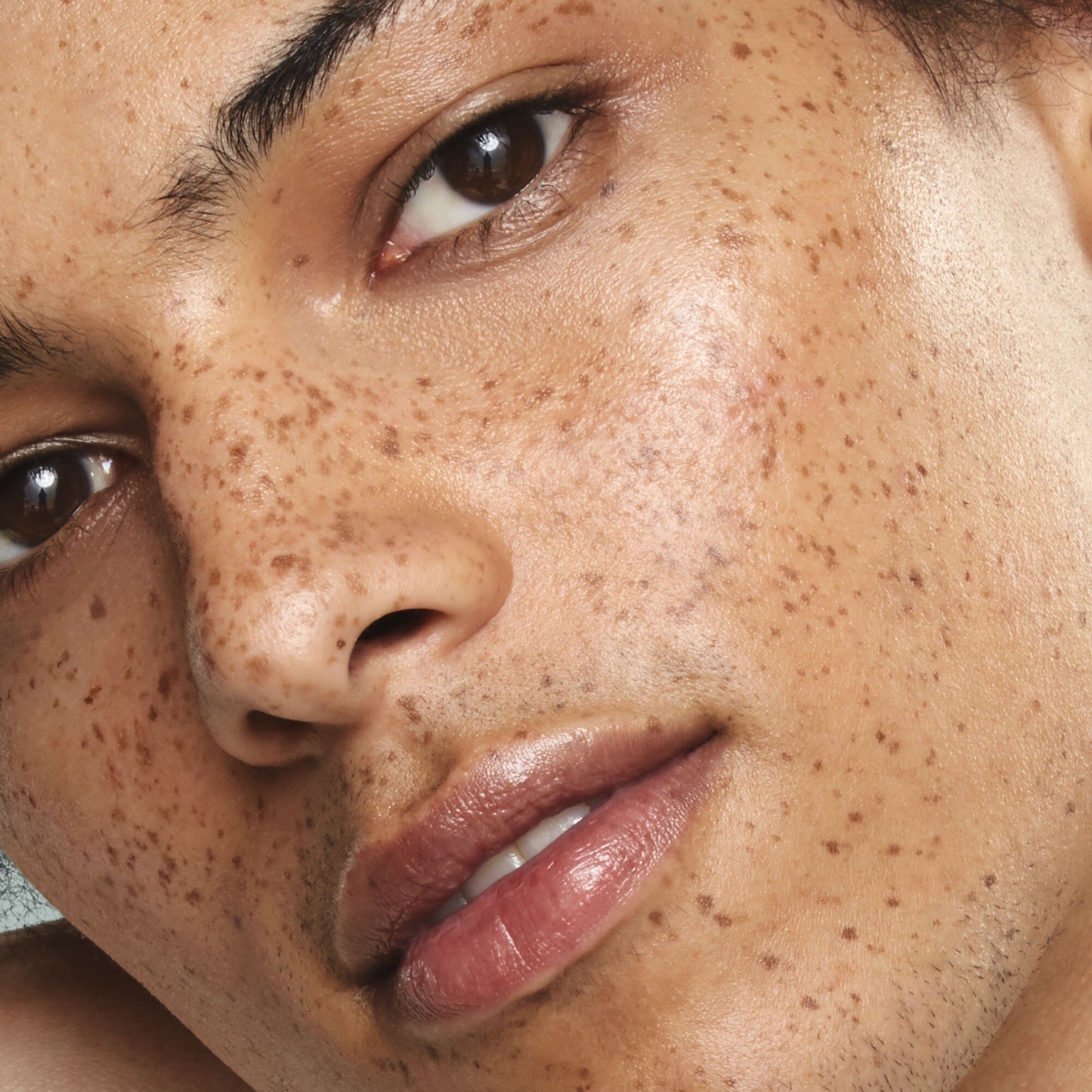 holy-hydration-face-cream-spf-30-e3 11112019_012021_Danny_HHydrationApp_044_IGF.jpg