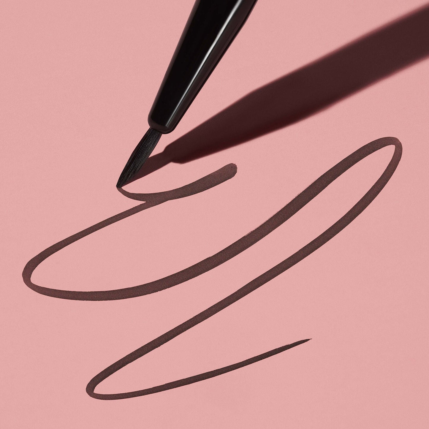 ultra-fine-eyeliner-brush-d8 111124_elf_UltraFine_Brush_0057_MAIN-2-HELICON_358_w2QC_IGF.jpg