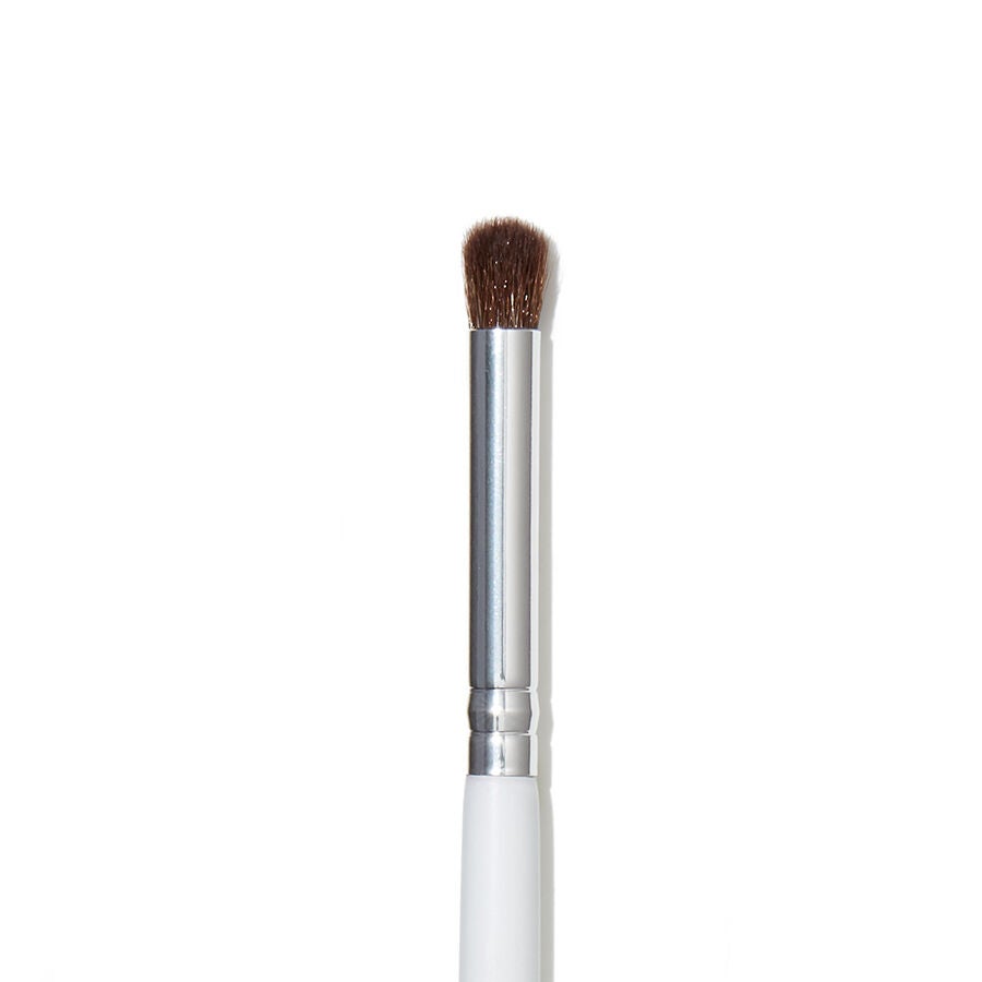 eye-crease-brush-j7 1823_EyeCreaseBrush_Macro.jpg