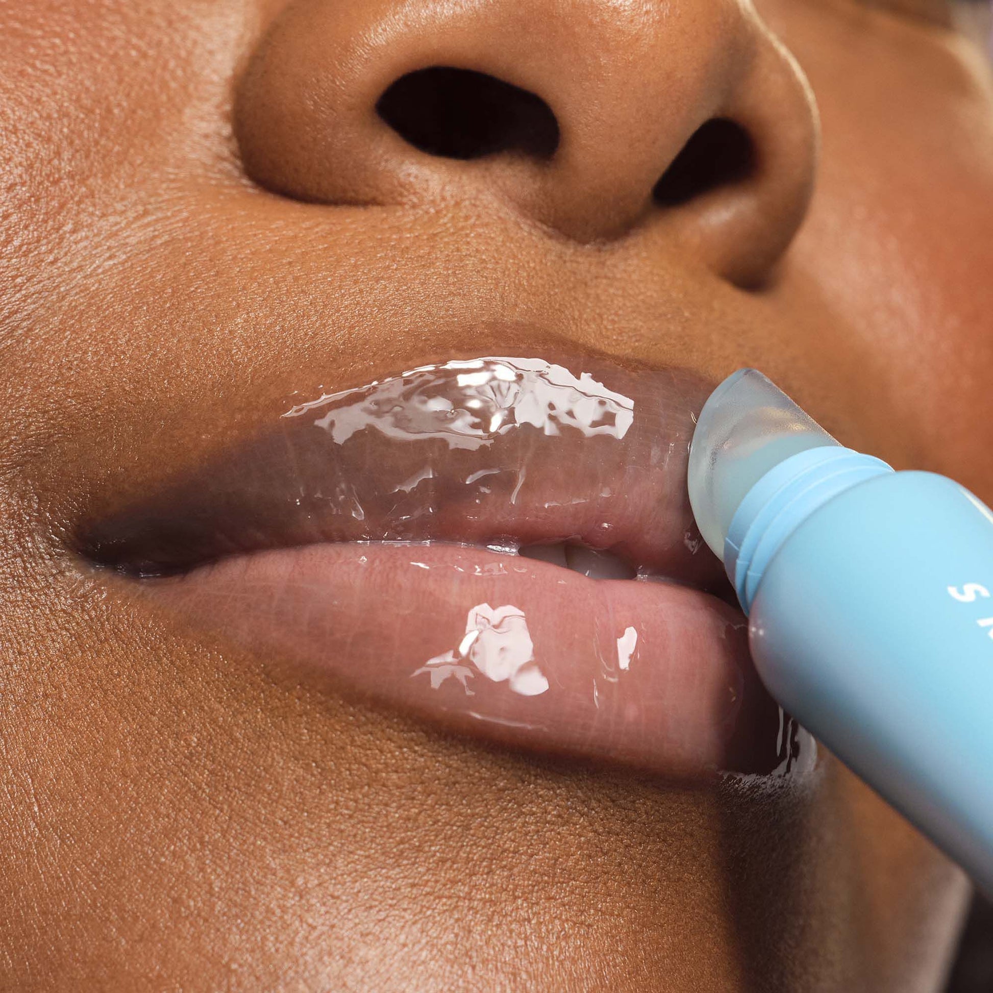 thirst-burst-lip-treatment-k6 57069_SKIN_Enga_Hibiscus_Macro_033_w3QC_RGB_2000x2000_fd68b6a3-ae05-431e-bbc0-31407d9fed44.jpg