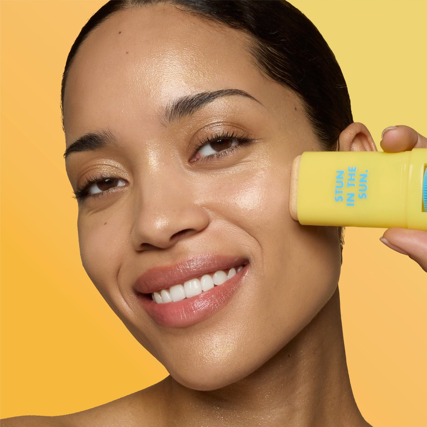 suntouchable-invisi-stick-spf-50-glitz-t0 57109_SUNTOUCHABLES_INVISI_STICK_CELINE_0221_V5.jpg
