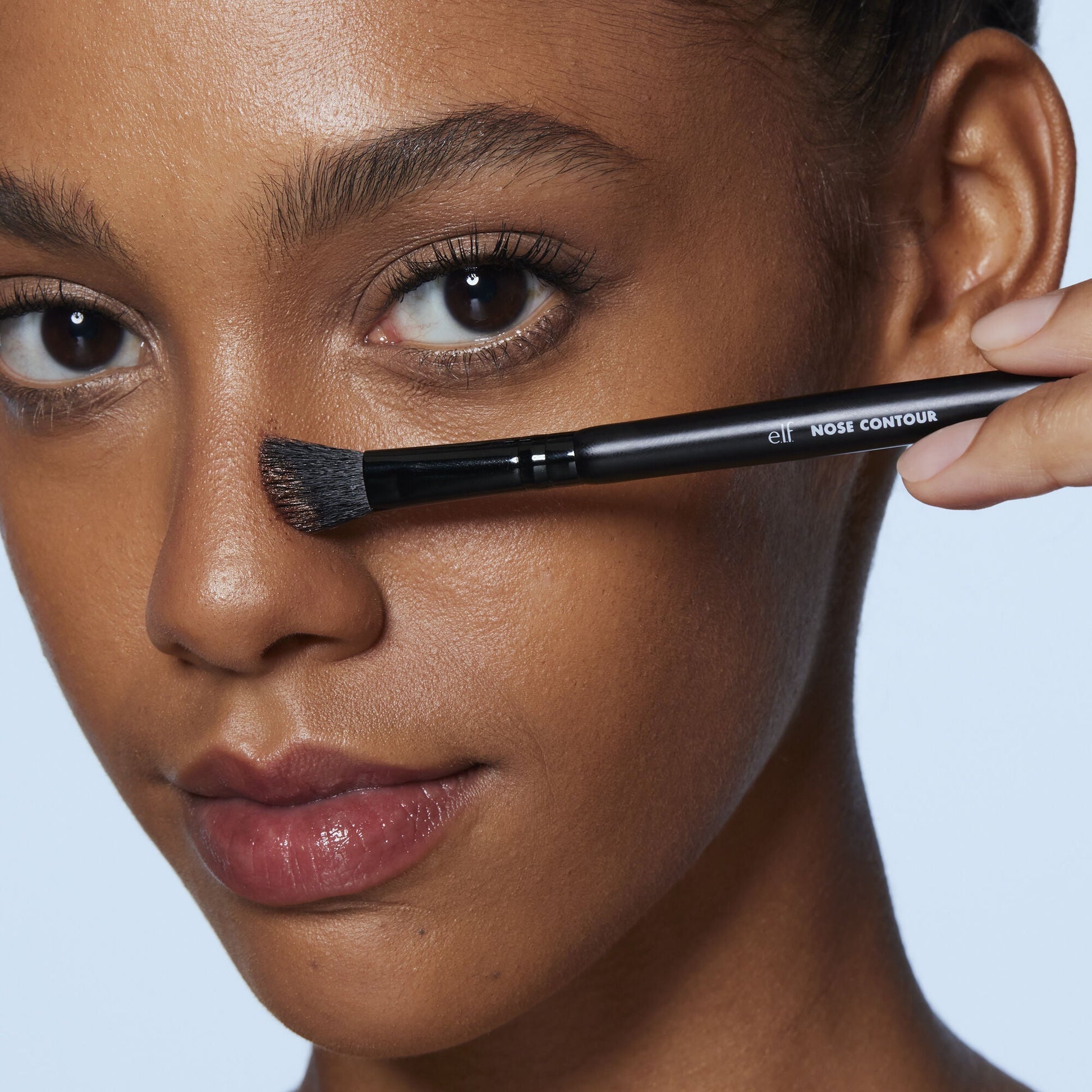 dual-ended-nose-contour-brush-z5 81283_Nose_Contour_Brush.jpg