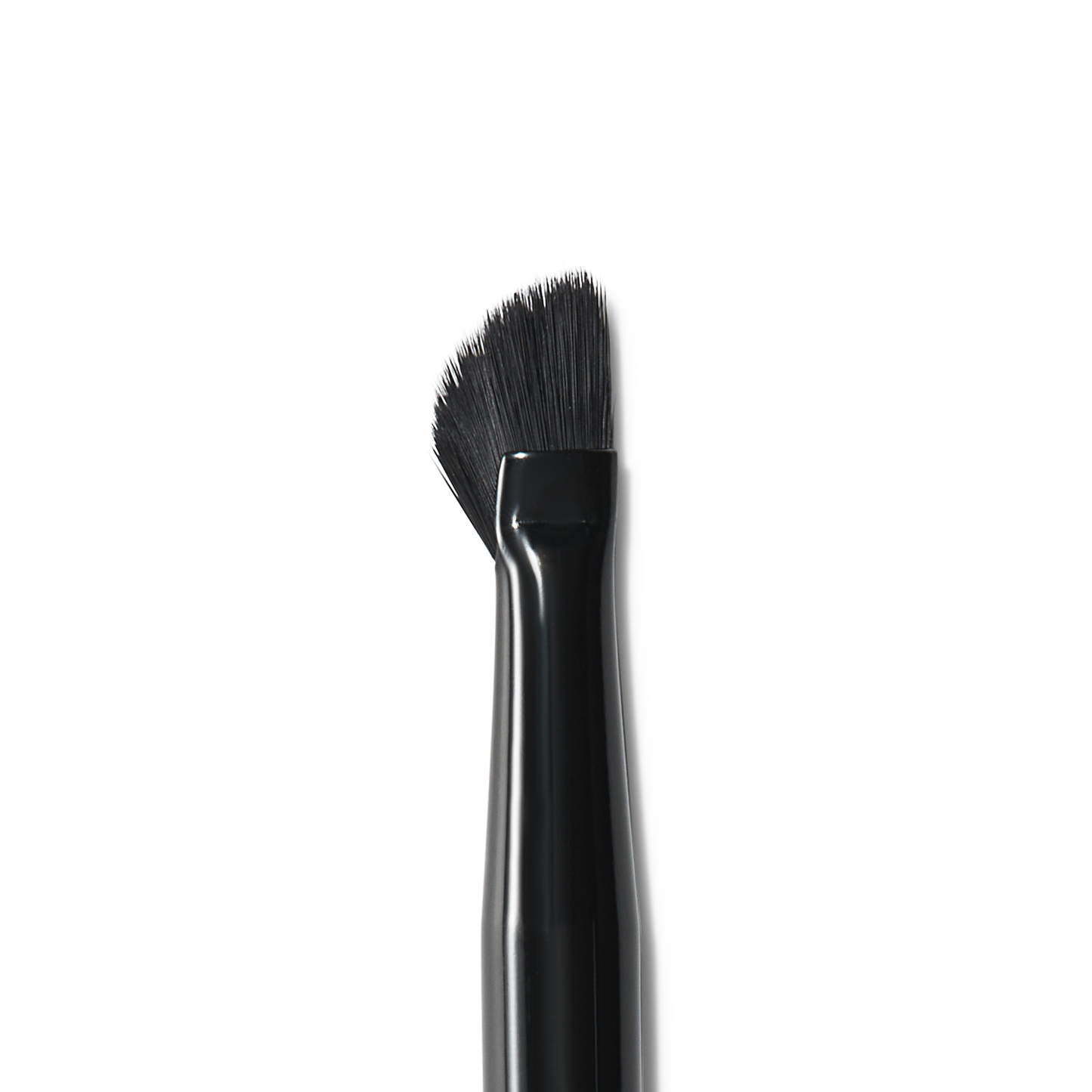 wing-it-liner-brush-b3 84091_MACRO_R.png
