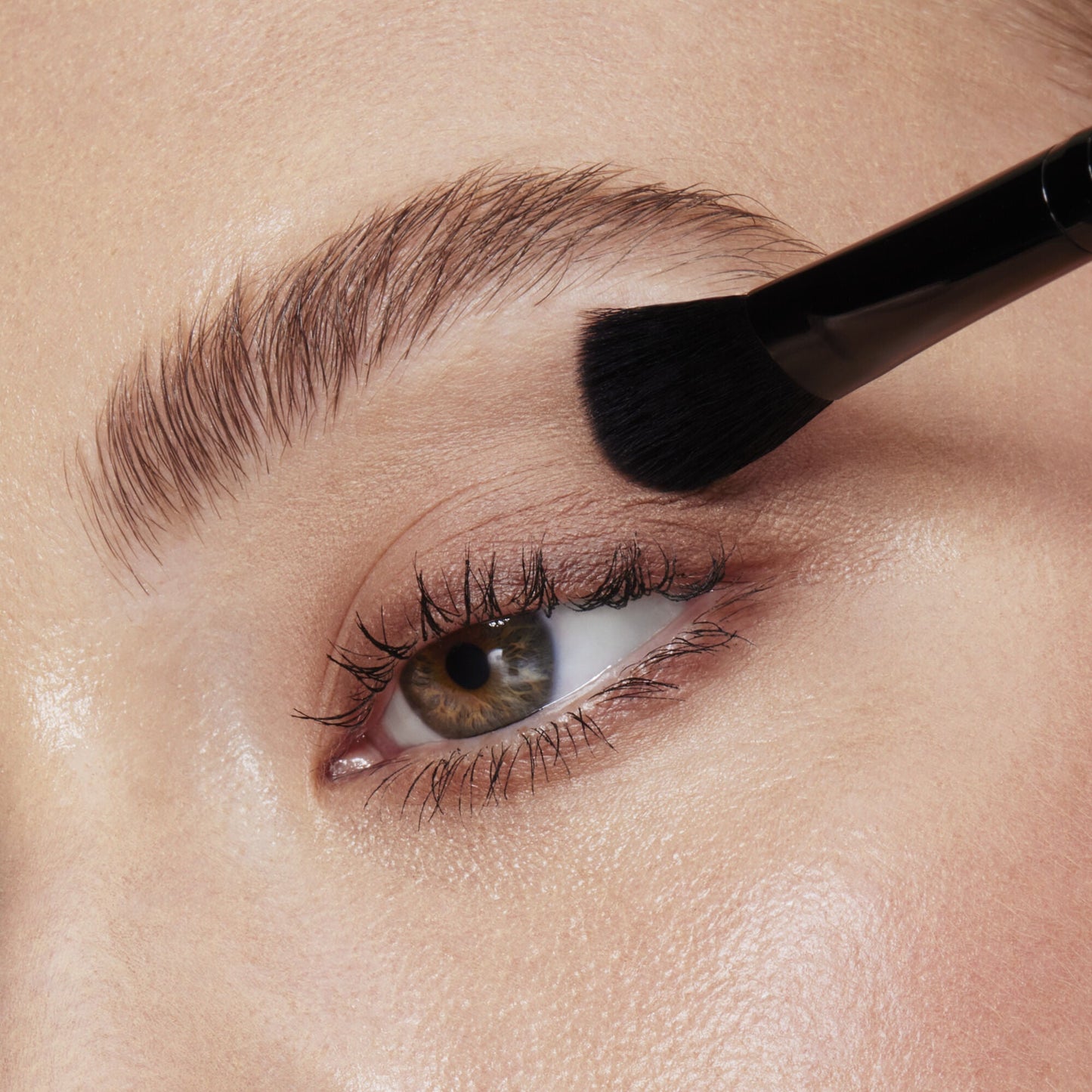 full-face-and-eye-makeup-brush-set-with-travel-case-m1 84674_FULL_FACE_EYE_BRUSH_SET_BLENDING_EYE_BRUSH_CARI_0137.jpg