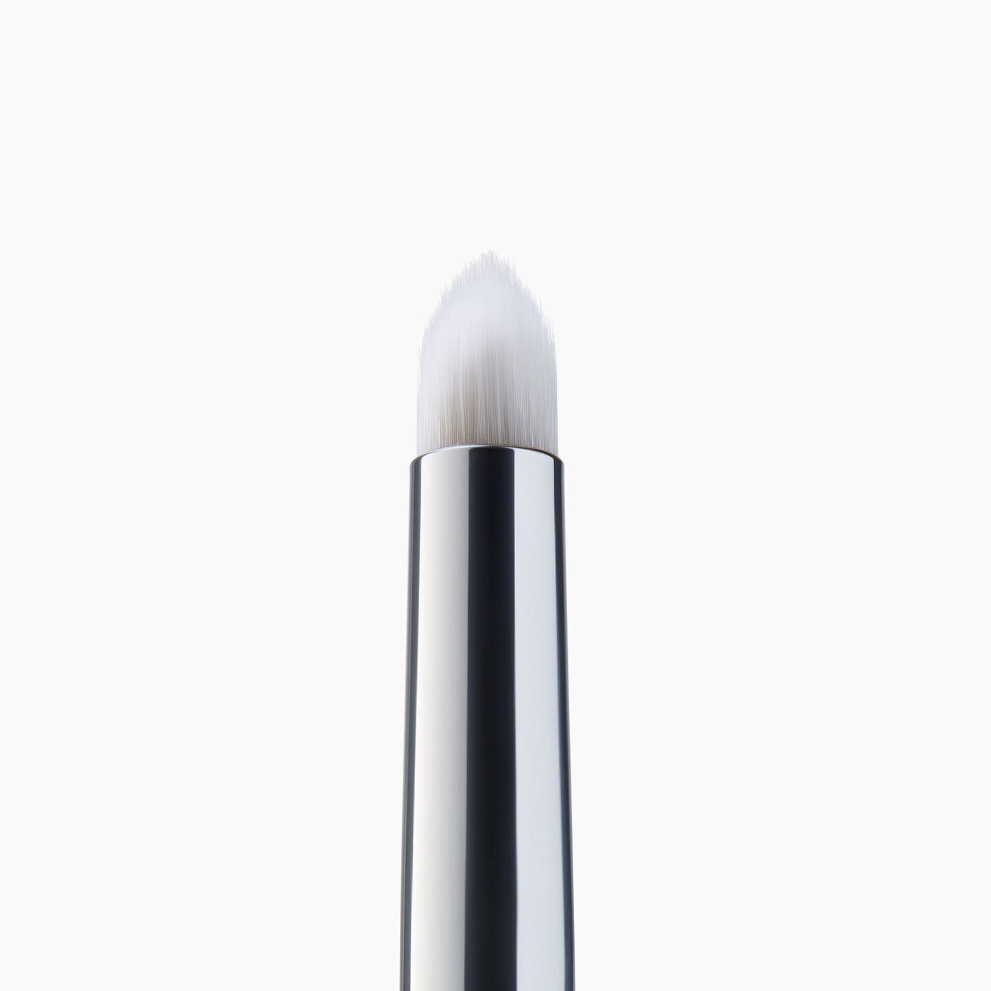 precision-smudge-brush-x7 85311_PrecisionSmudgeBrush_Macro_V2.jpg