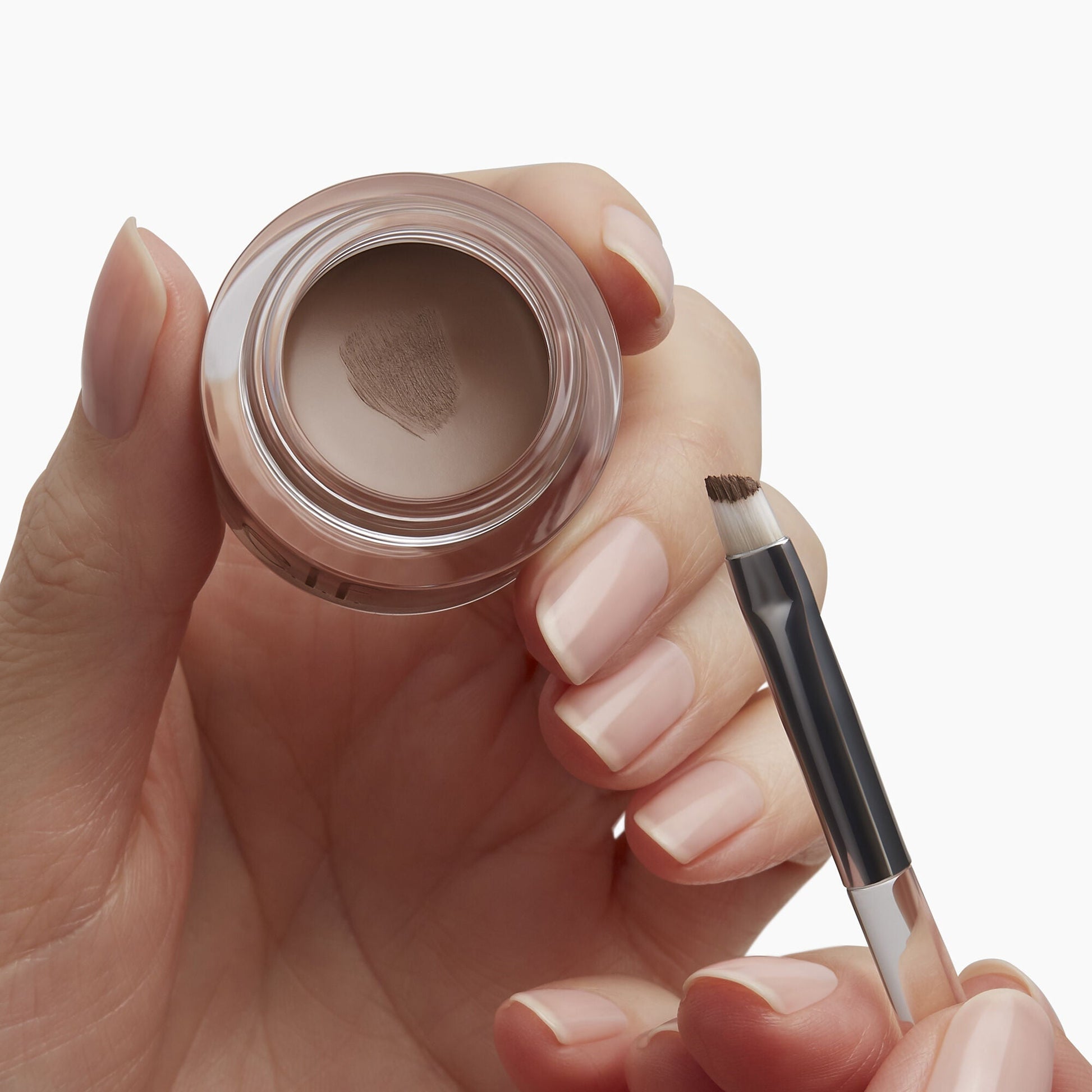 precision-dual-sided-eyebrow-brush-d7 85315_PrecisionDualSidedEyebrowBrush_Model.jpg