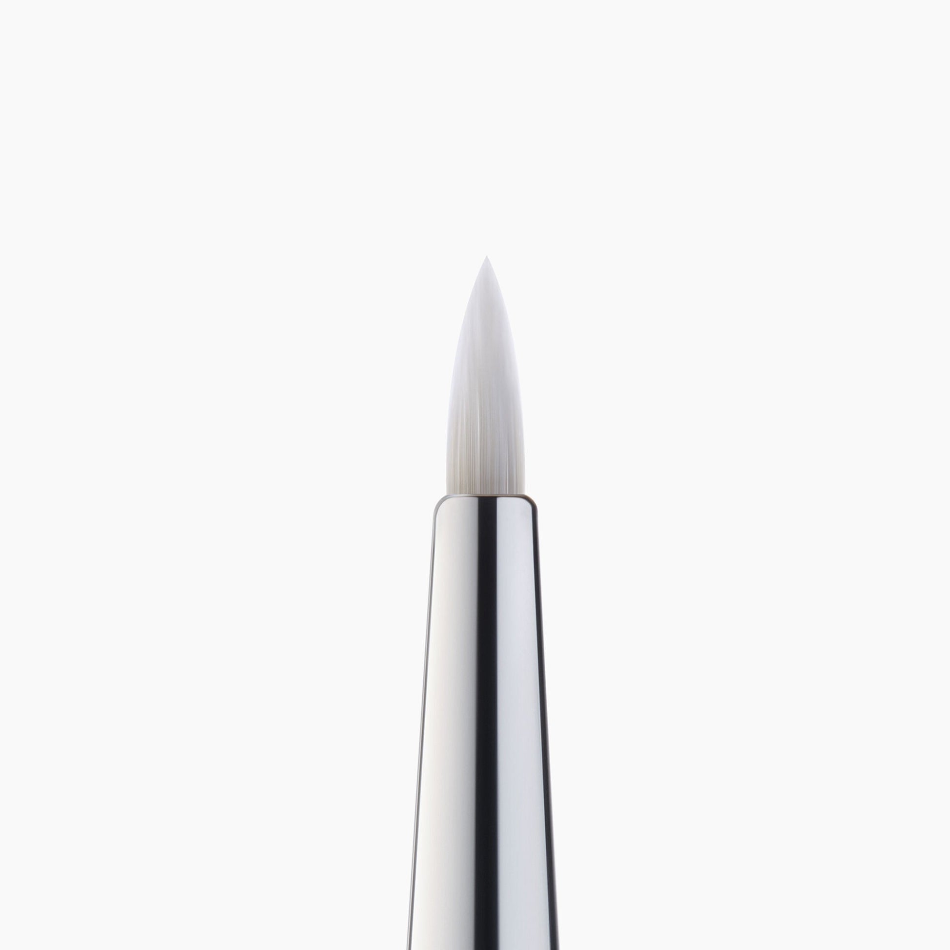 precision-dual-sided-eyebrow-brush-d7 85315_PrecisionEyelinerBrush_Macro_V2.jpg