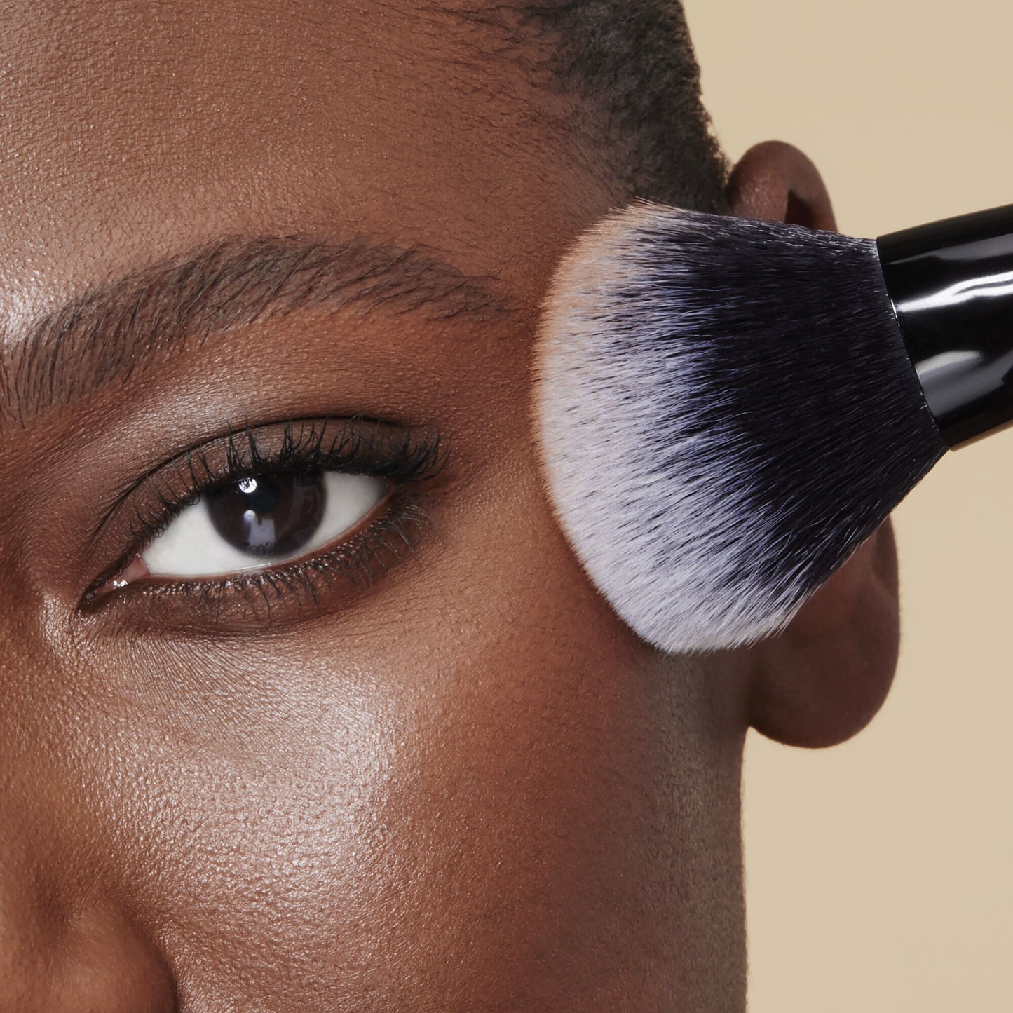cream-and-powder-face-brush-l6 85352_CREAM_POWDER_FACE_BRUSH_DJ_0197.jpg